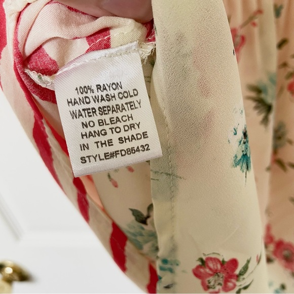 Fun 2 Fun Striped & Floral Sleeveless Blouse - Picture 10 of 10